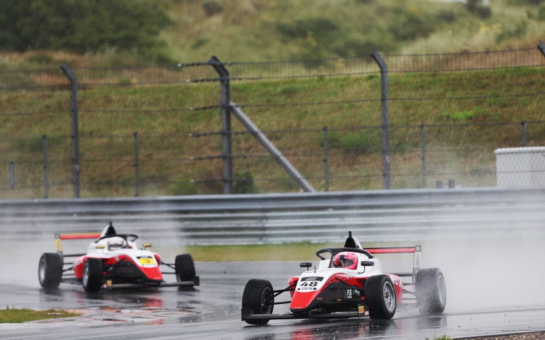 Fortec Motorsports knocks on the door of British F4 podium at Zandvoort